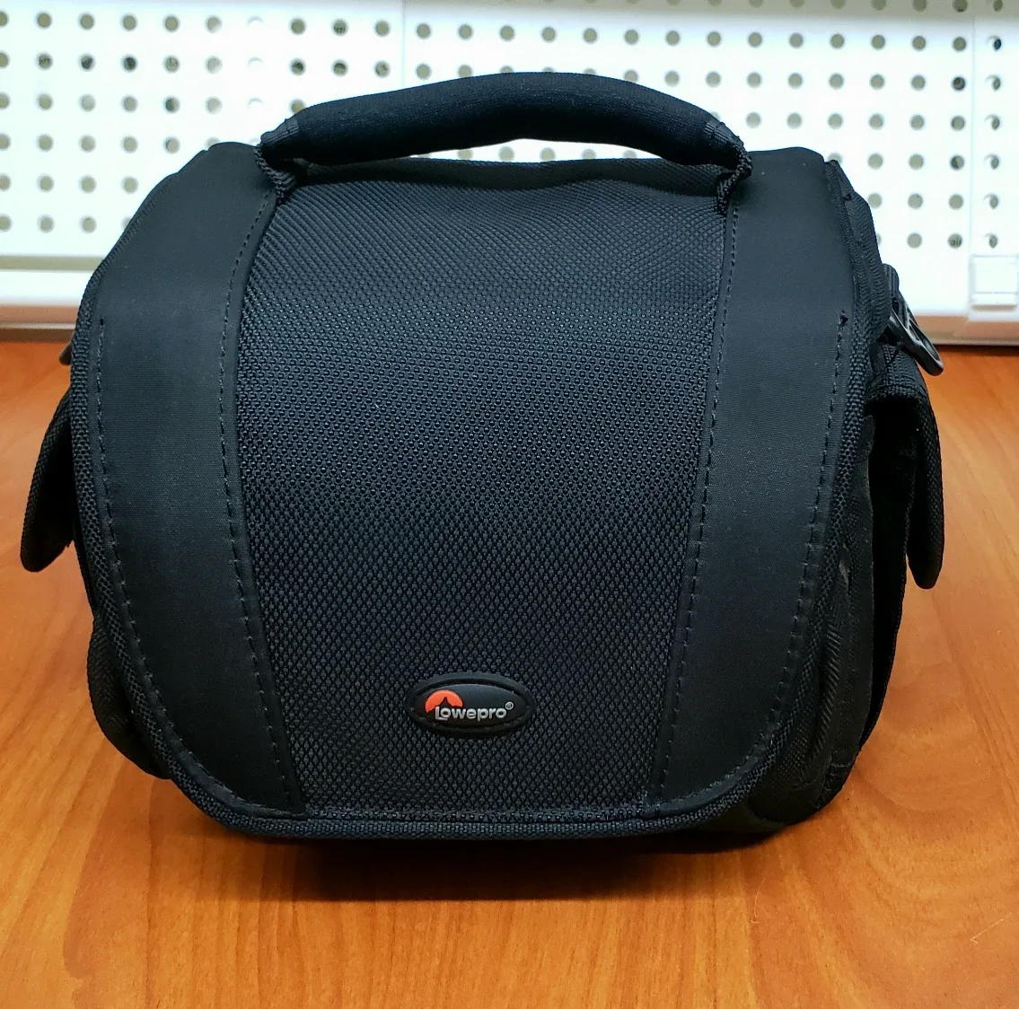 New: Lowepro Edit 110 Camera Bag - Black thumbnail