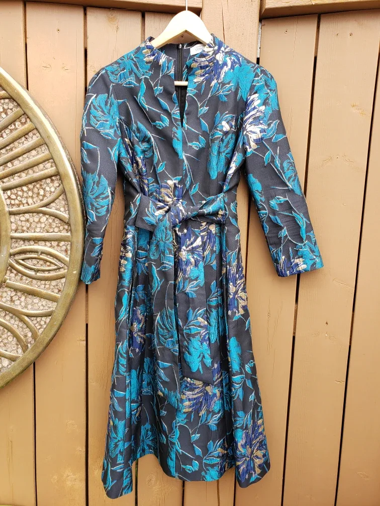 Women's Size 4 Dress image indicator(2)