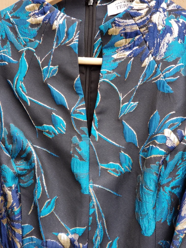 Women's Size 4 Dress image indicator(4)