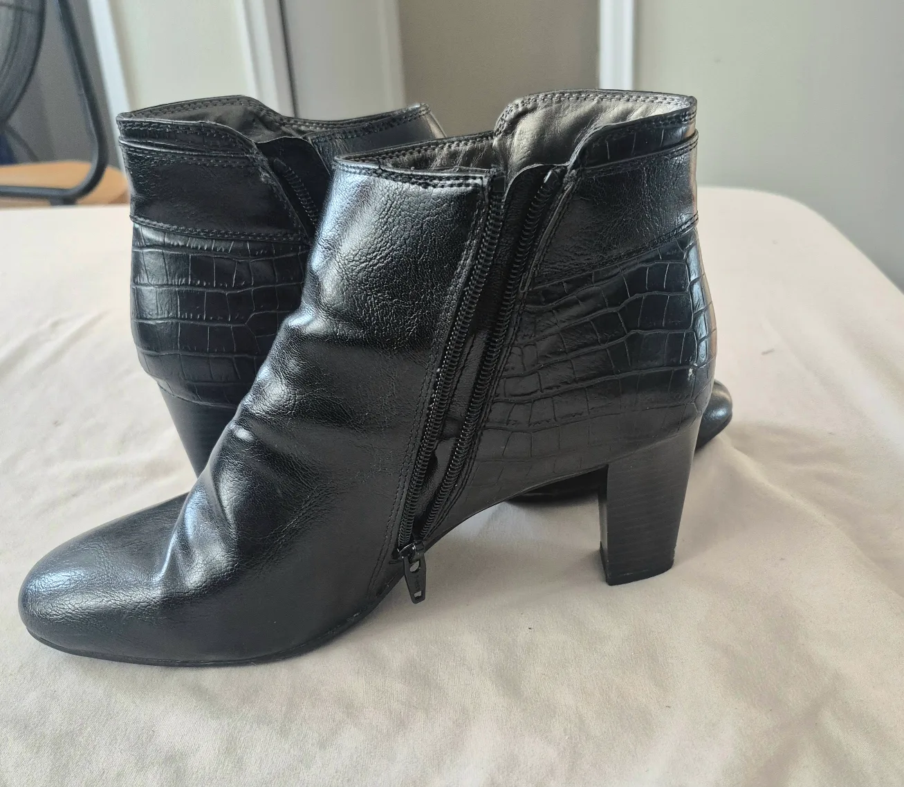 Black Ankle Boots thumbnail