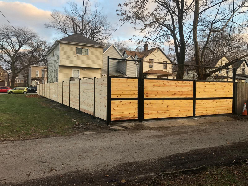 Fence, gates, decks, handrails - photo 3