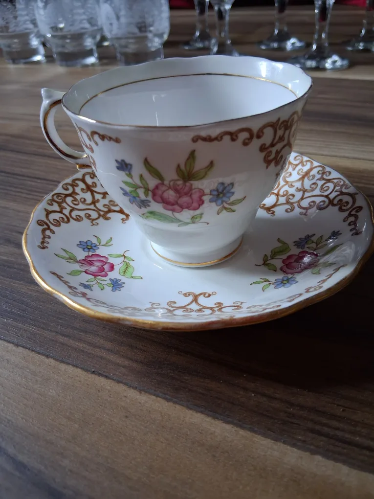 Colclough China Tea Cup and Saucer Set thumbnail