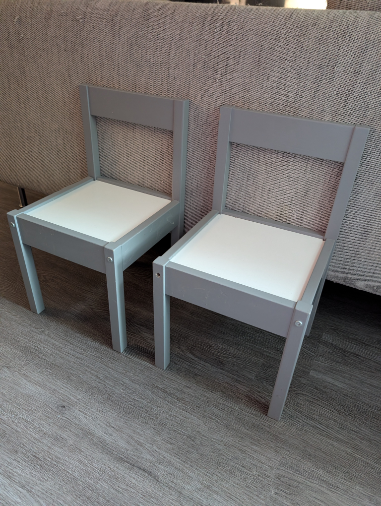 Pair of Children's Grey and White Chairs - photo 5