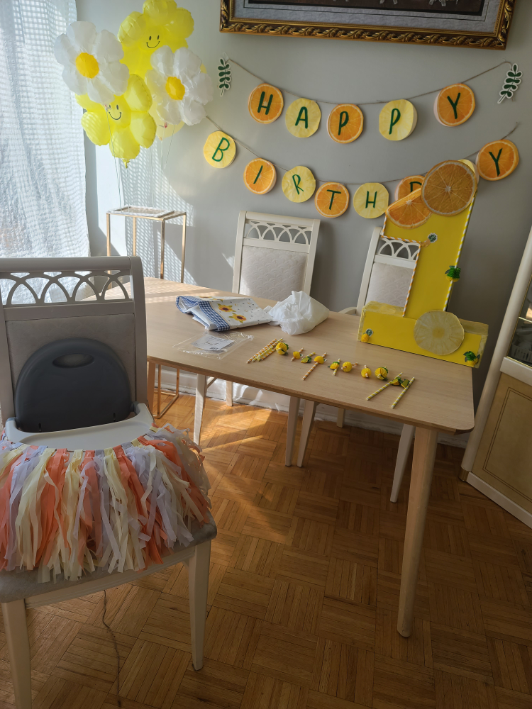 Party Decorations - Pineapple Straws, Tablecloth