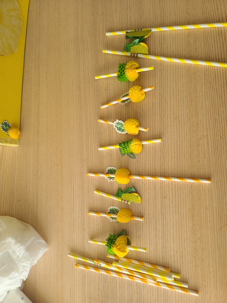 Party Decorations - Pineapple Straws, Tablecloth - photo 3