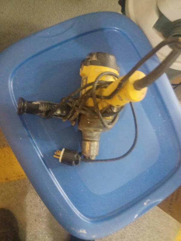 DeWalt Drill - Yellow image indicator(3)