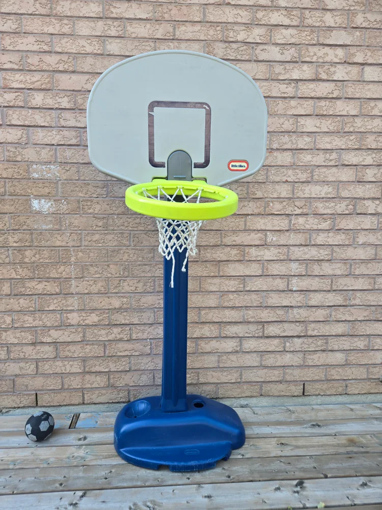 Little Tikes Basketball Hoop thumbnail