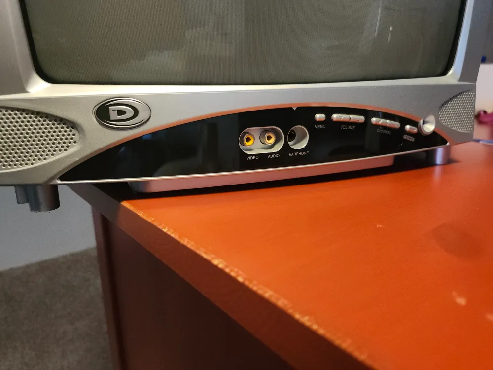 Durabrand DCT1304R 13-inch Colour TV image indicator(4)