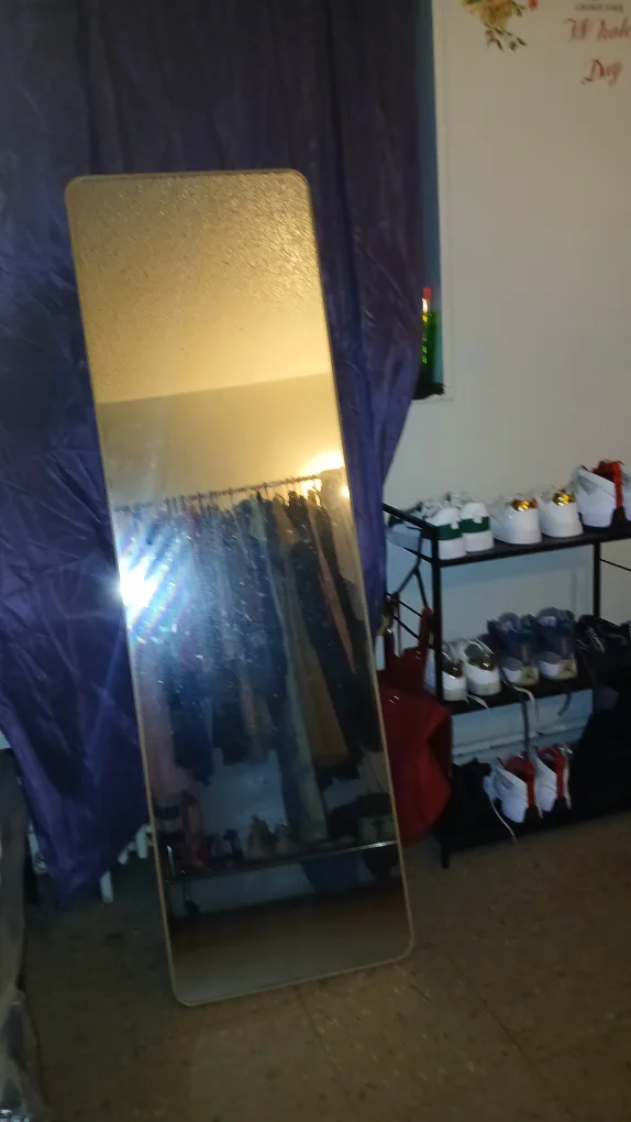 floor mirror 🪞 thumbnail