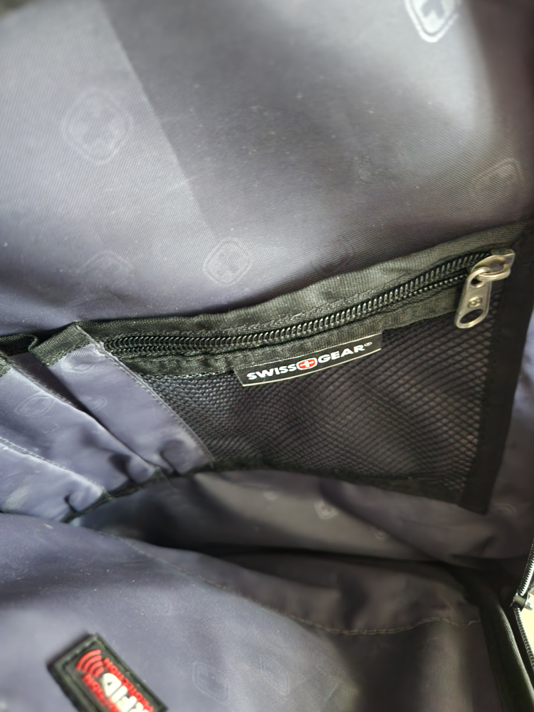 Swiss Gear Black Backpack - photo 2