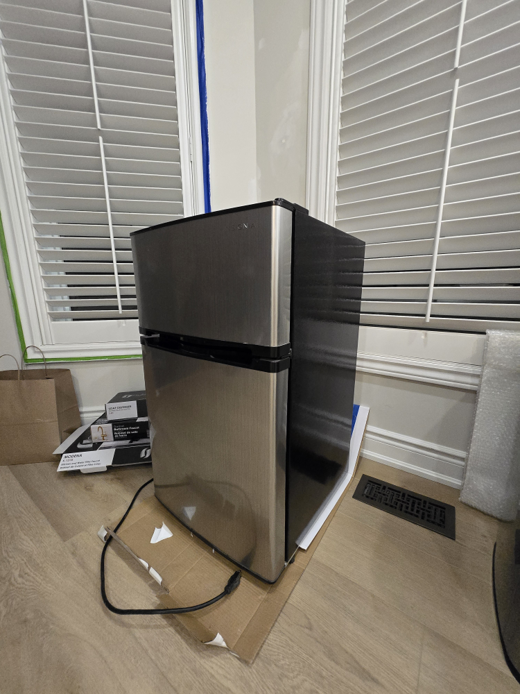 Insignia Compact Refrigerator - Great Condition! - photo 3