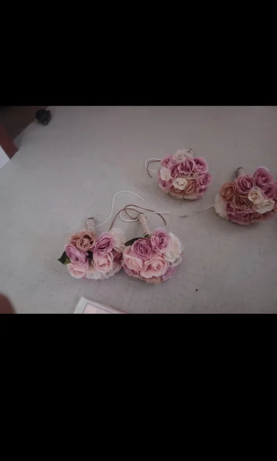 Wedding Bouquet & Boutonnieres Set image indicator(3)