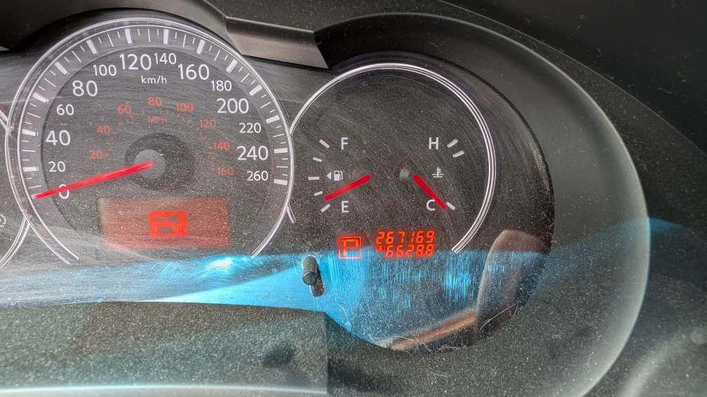 2010 Nissan Altima image indicator(7)