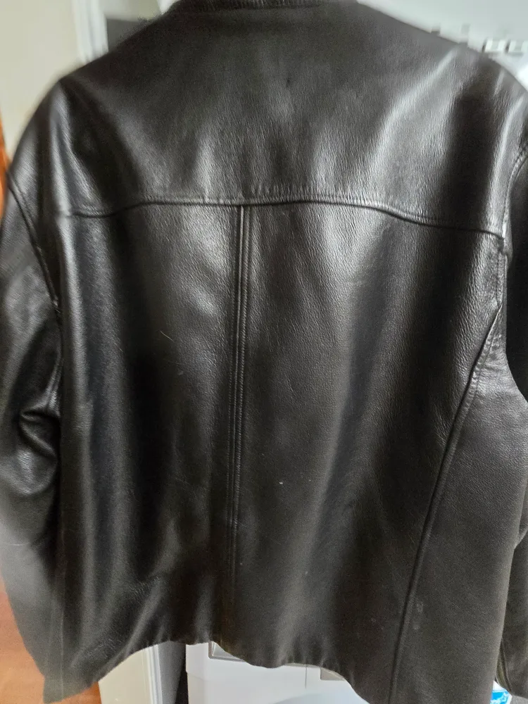 Men's Danier Black Leather Jacket size 2 XL ( fits ХL) image indicator(2)