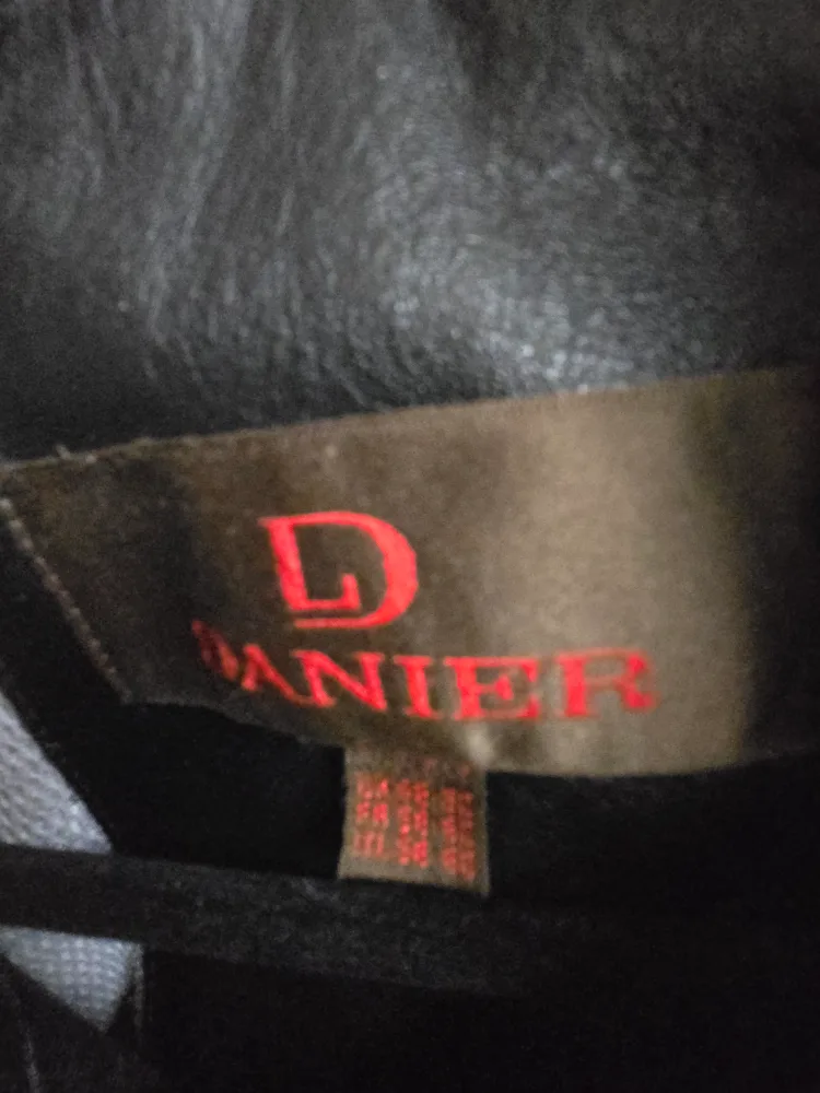 Men's Danier Black Leather Jacket size 2 XL ( fits ХL) image indicator(4)