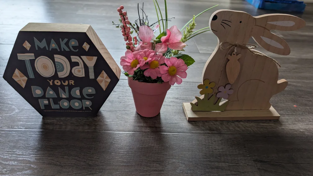 Wooden Decor - Dance Floor Sign & Bunny thumbnail