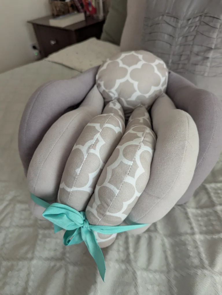 Boppy Best Latch Breastfeeding Pillow image indicator(2)