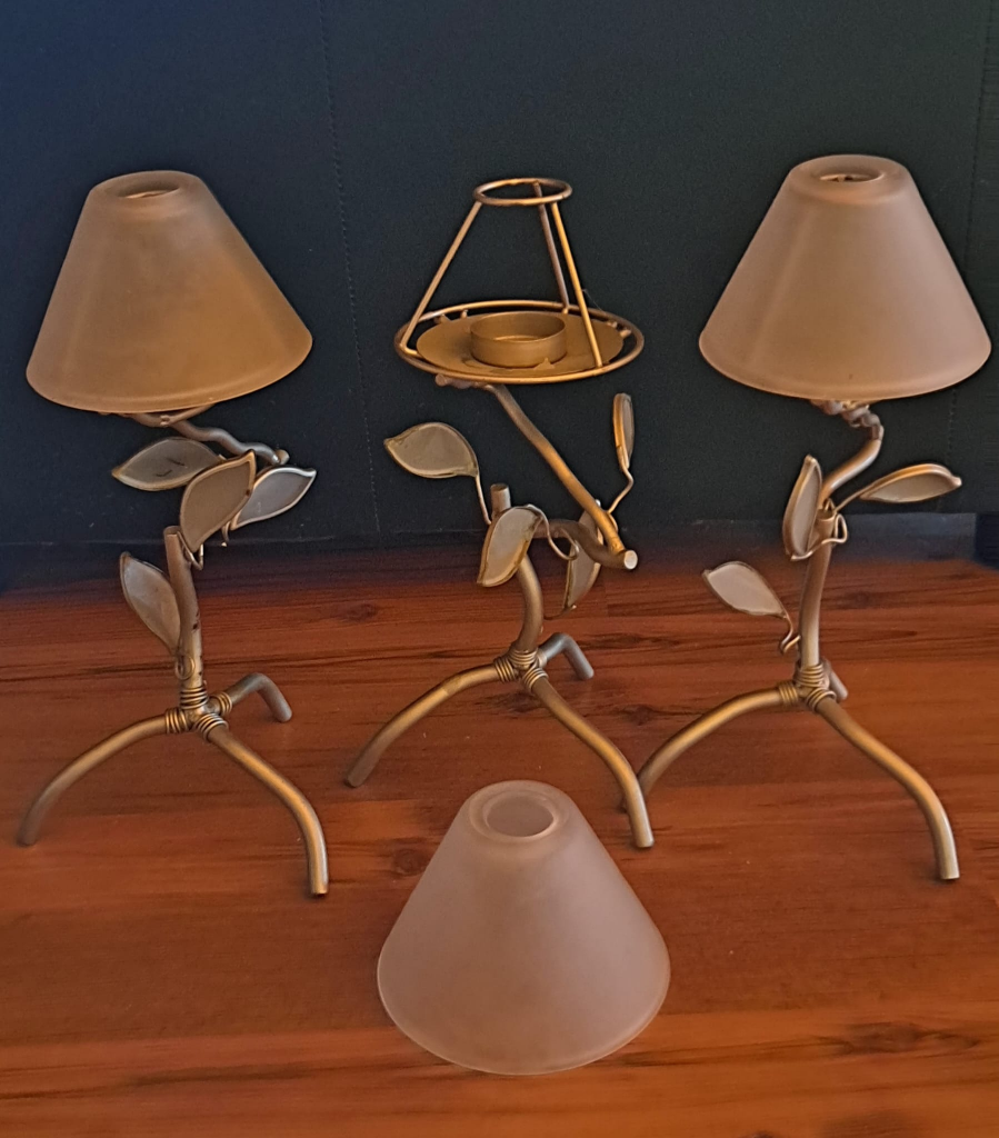 3 Decorative Floral Accent Lamps - photo 3