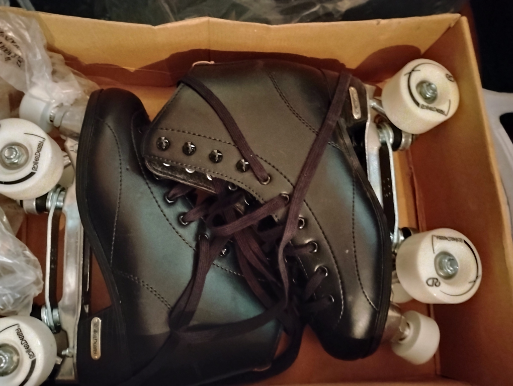Roller Derby Riedell Cruze XR Roller Skates - Size 7 Men's