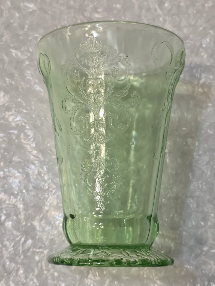 Vintage Pink & Green Glassware Set image indicator(5)