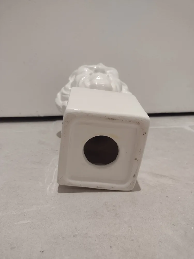 White Ceramic Bust image indicator(6)