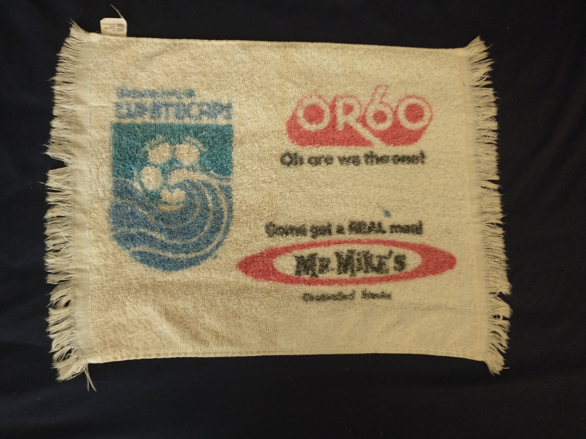 VINTAGE! ORIGINAL VANCOUVER WHITECAPS FAN TOWEL PRE-1984