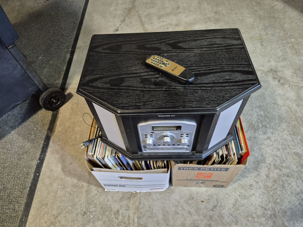 BBQ and records and record player - photo 4