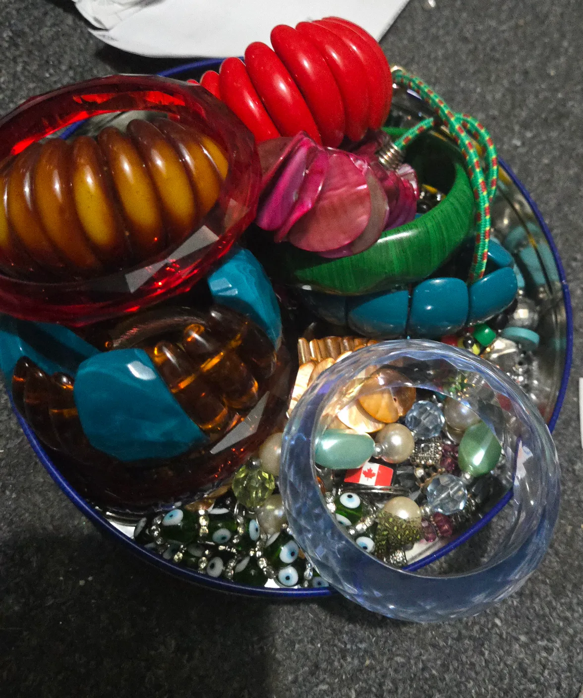 Mixed Lot of Costume Jewellery image indicator(2)