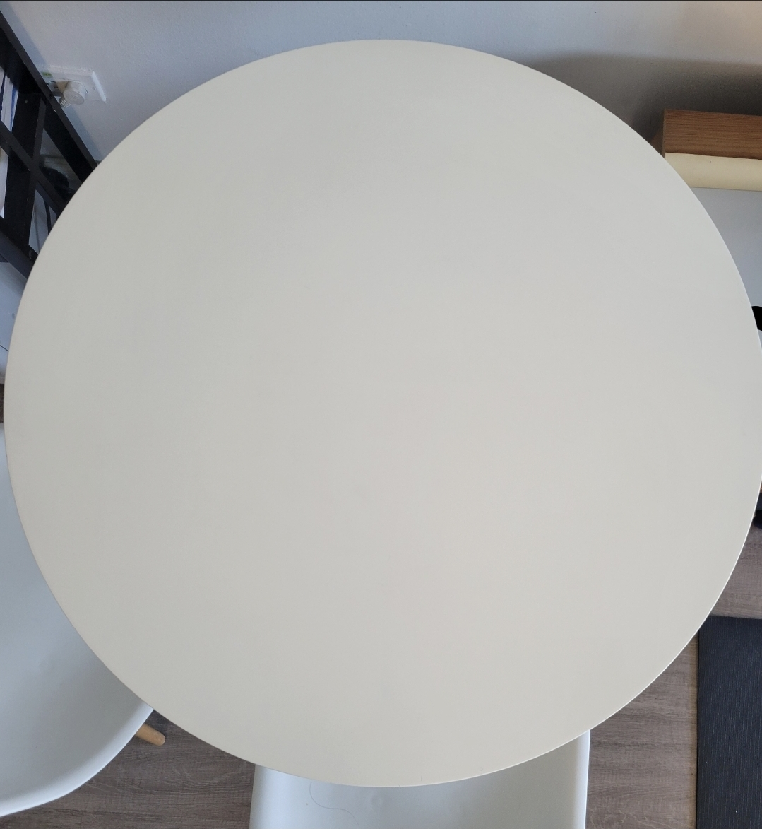 Round White Dining Table and 2 chairs - photo 2