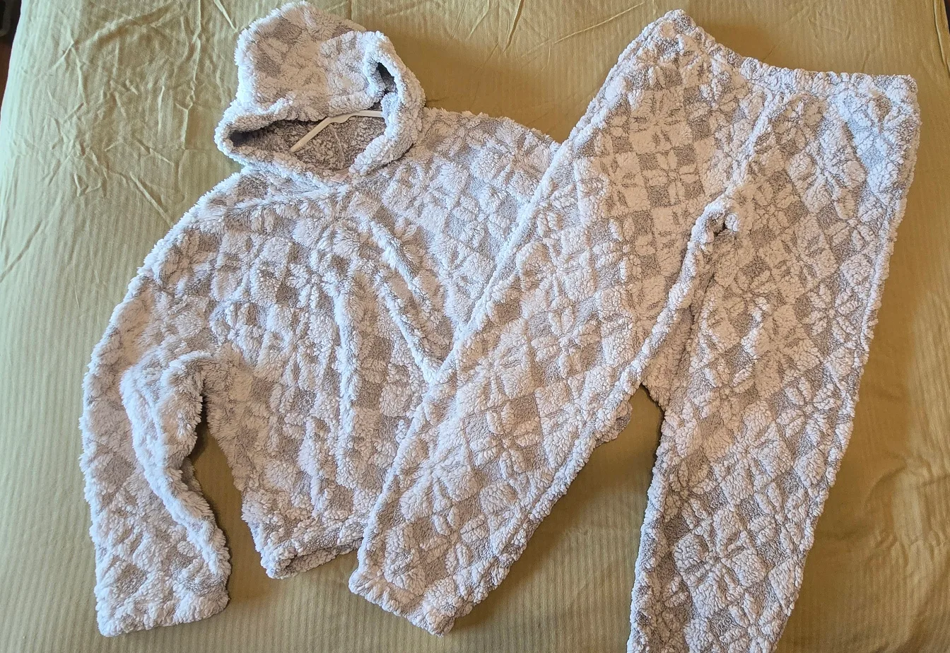 Fuzzy Hoodie and Pants Set - Size Large thumbnail