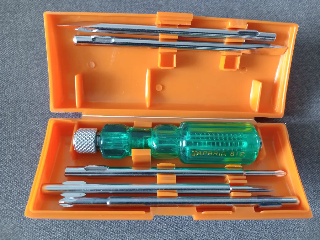 Taparia 812 Screwdriver Set w/ 5 Blades thumbnail