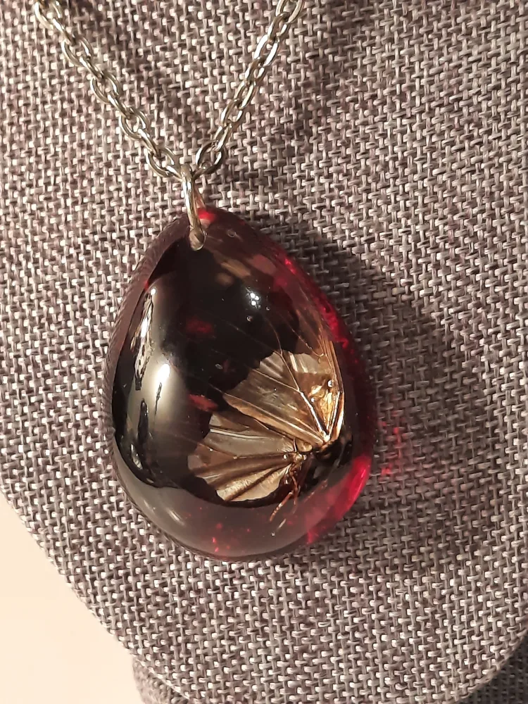 Resin Pendant Necklace with Insect image indicator(2)