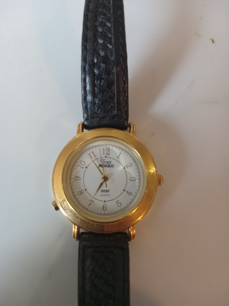 Timex Indiglo Quartz Watch - Gold & Black - photo 3