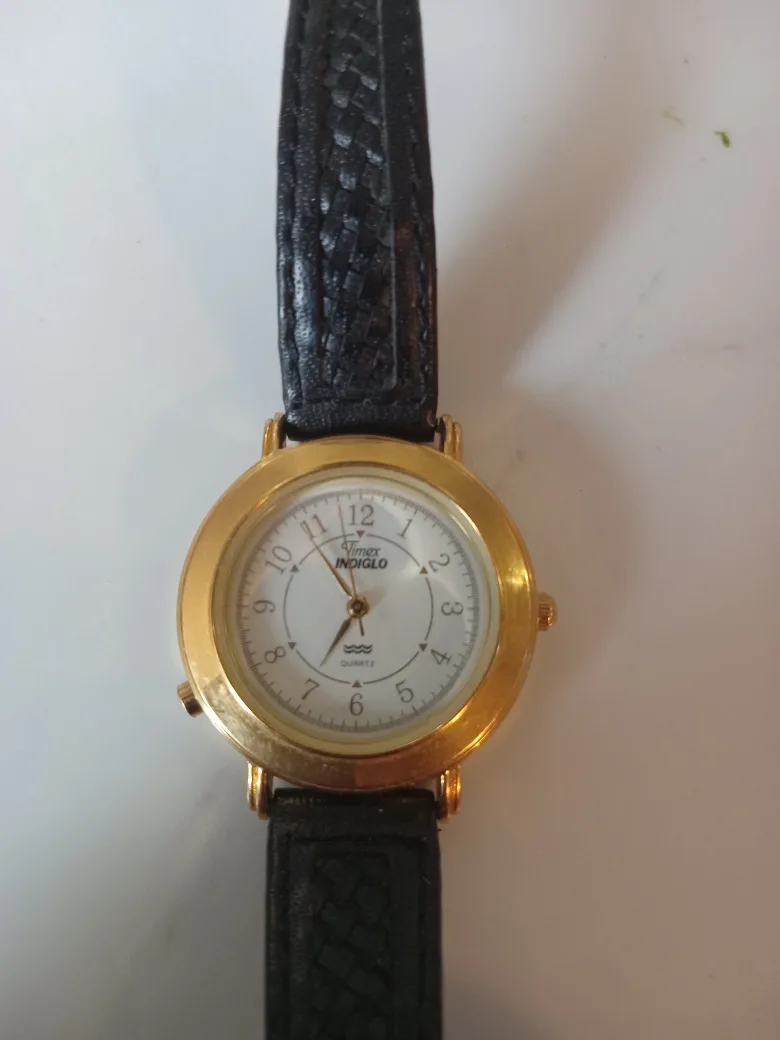 Timex Indiglo Quartz Watch - Gold & Black image indicator(3)