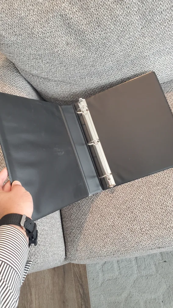 FREE Hockey Card Binder image indicator(2)