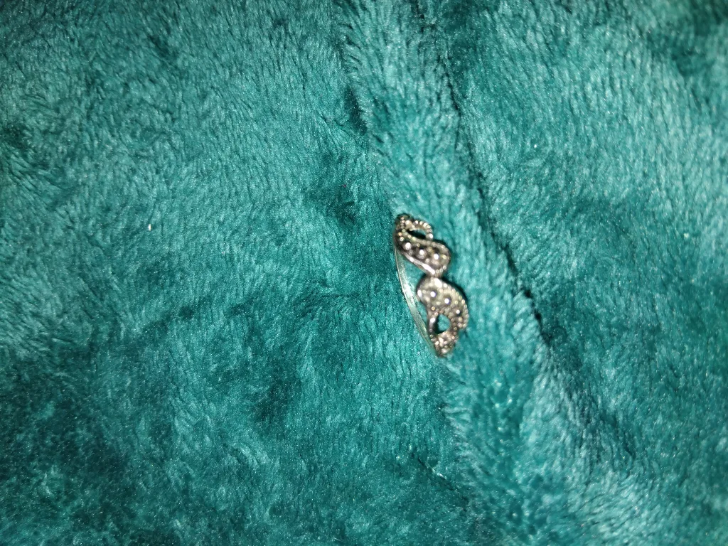 Vintage Sterling Silver Marcasite Ring image indicator(2)