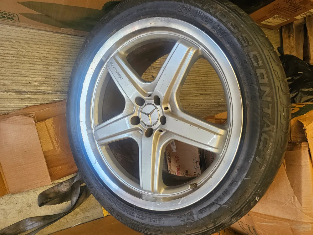 AMG 295/40 R21 Tire and Wheel