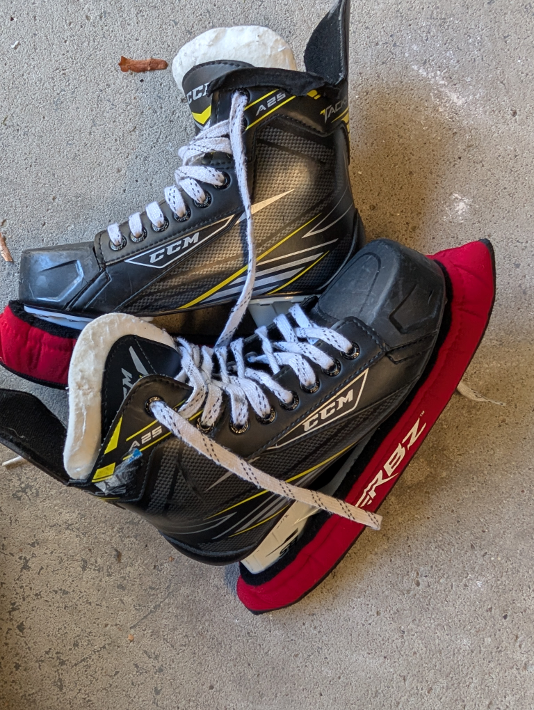 CCM Tacks A25 HS Ice Skates - Size S 6