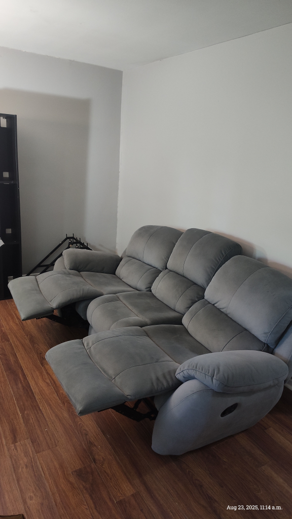 Grey 3-Seat Reclining Sofa - Moving out of my place - photo 5