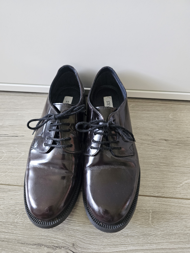 Steve Madden Burgundy Leather Dress Shoes - Size 37