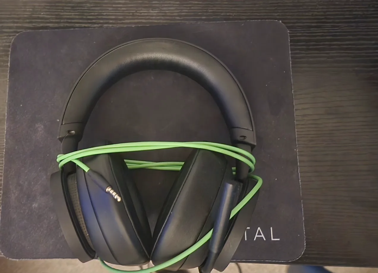 Xbox headset thumbnail