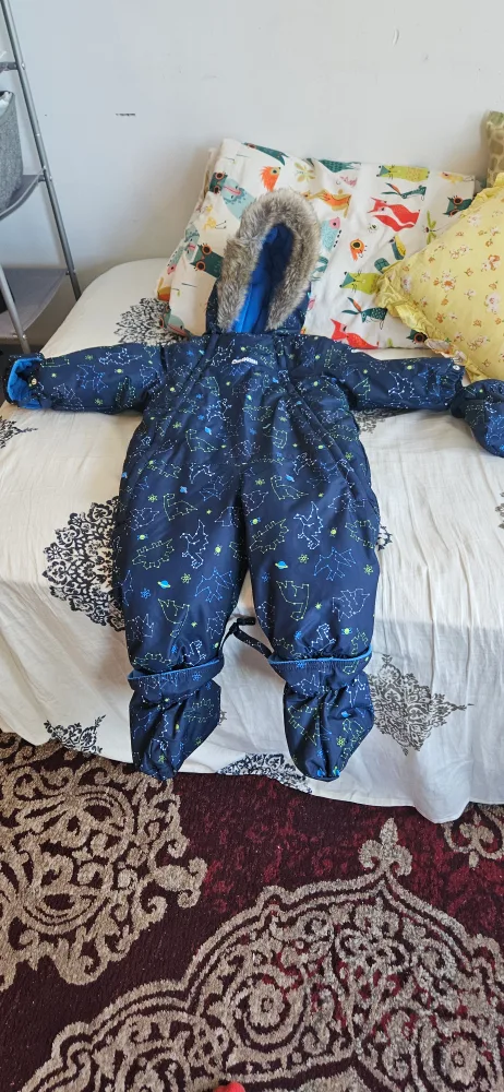 OshKosh B'gosh 18M Snowsuit thumbnail