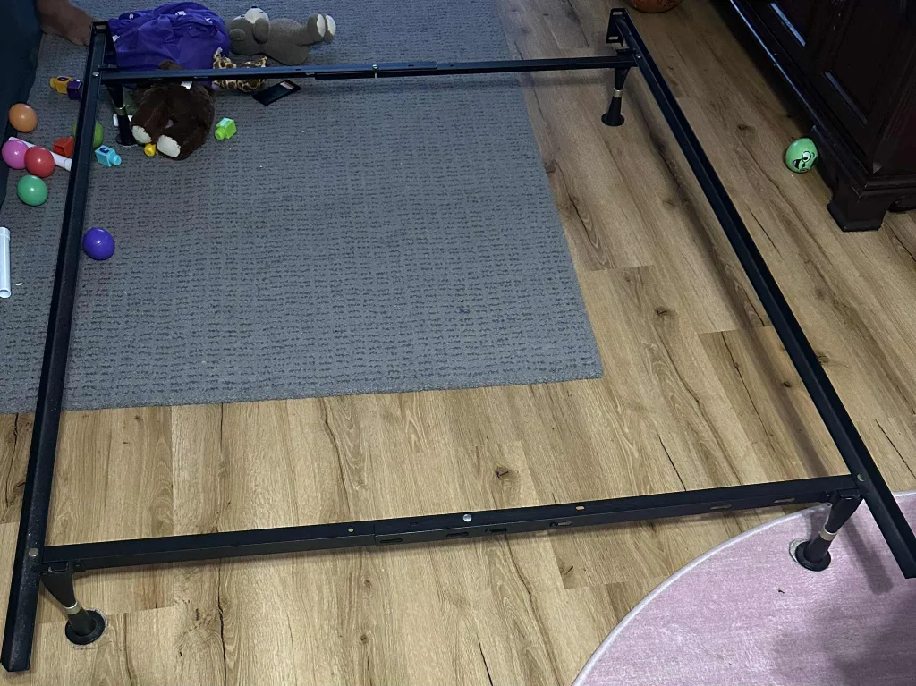 Full size metal frame plus bed box thumbnail