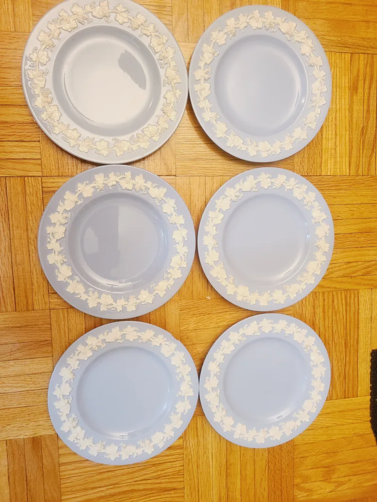 Set of 21 pieces of Wedgwood Embossed Queens Ware Plates image indicator(4)