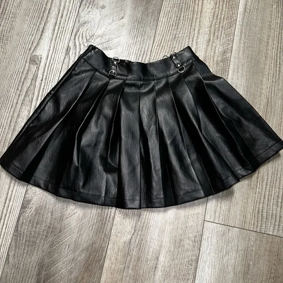 Forever 21 Black Faux Leather Mini Skirt - Size S thumbnail