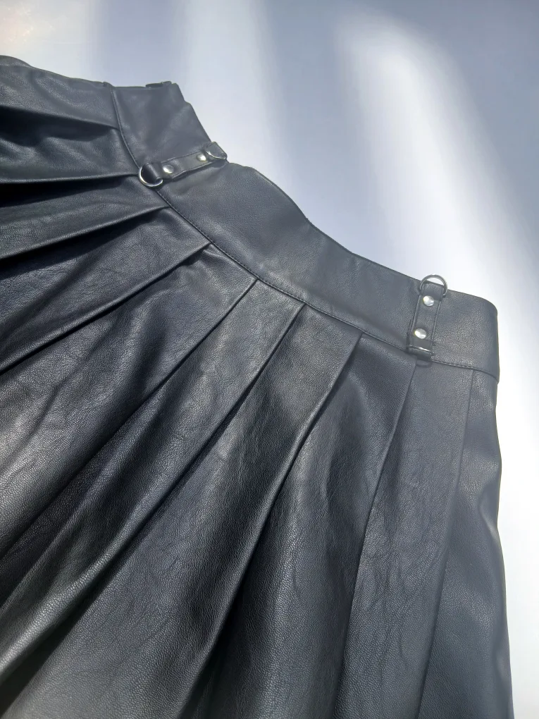 Forever 21 Black Faux Leather Mini Skirt - Size S image indicator(6)