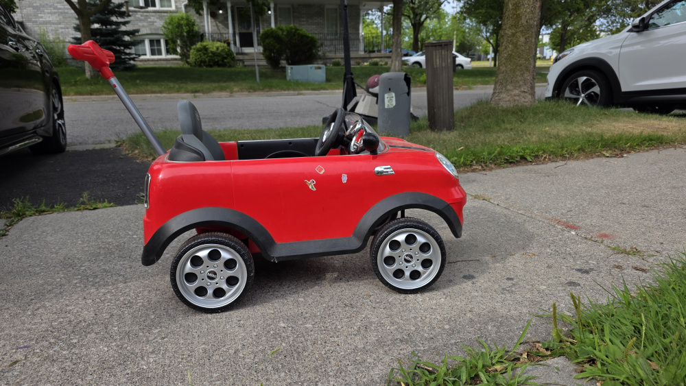 Red Mini Cooper Ride-On Car - photo 2