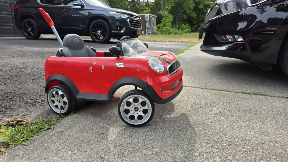 Red Mini Cooper Ride-On Car - photo 3