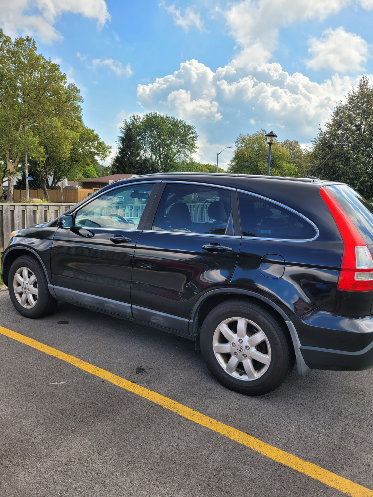 Black Honda CR-V