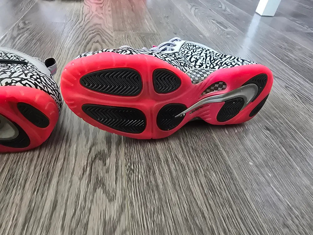 Nike Air Foamposite One Elephant Print image indicator(6)